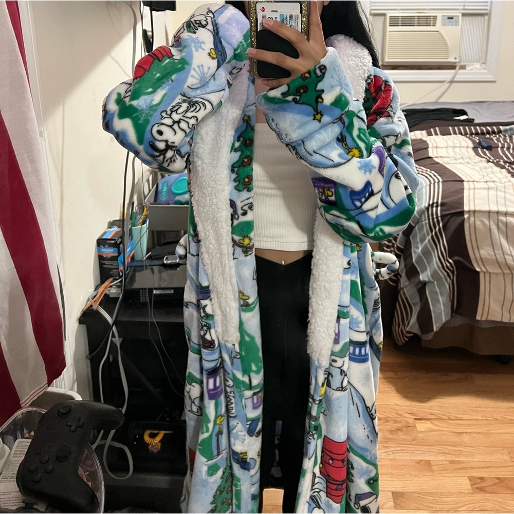 Limited Edition Vera Bradley x Snoopy robe